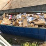 Einer von zwei vollen Containern, bereits wenige Minuten nach Start der Sammlung. Einer von zwei vollen Containern, bereits wenige Minuten nach Start der Sammlung.