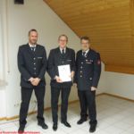 Hauptfeuerwehrmann Heiko Treubel Verleihung des Feuerwehr-Ehrenabzeichens der Freiwilligen Feuerwehr Reichartshausen in Gold durch den Kommandanten Bruno Dentz